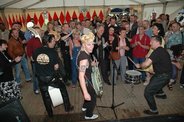 min 2007 05 06 retro rhythm 255